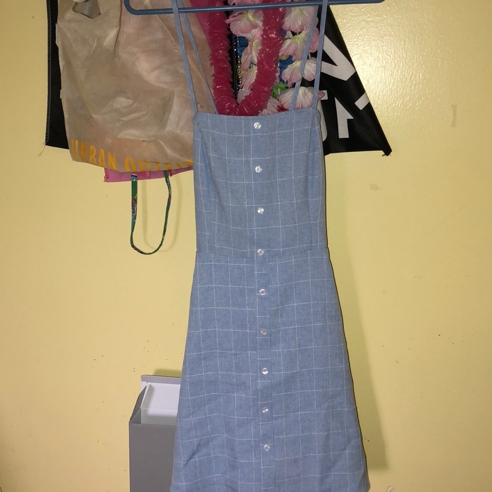tie up grid patterned dress.